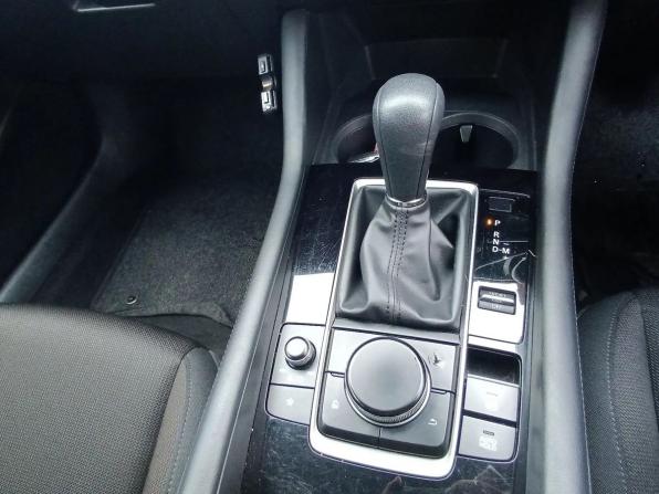 Mazda 3 IV (BP) с пробегом 2022 года, цена 1 290 000 рублей, 40000 км, хэтчбек, Автокод Объявления