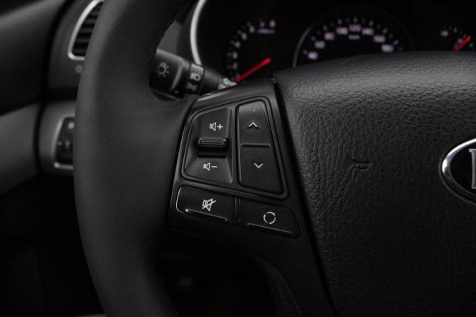 Kia Sorento II Рестайлинг с пробегом 2013 года, цена 1 695 000 рублей, 170138 км, внедорожник, Автокод Объявления