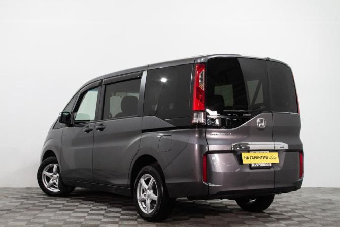 Honda Stepwgn V с пробегом 2019 года, цена 2 129 000 рублей, 114838 км, минивэн, Автокод Объявления