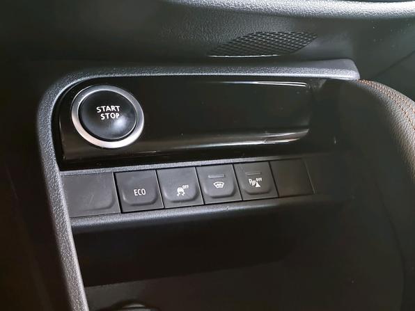 Renault Kaptur I Рестайлинг с пробегом 2021 года, цена 1 900 000 рублей, 43111 км, внедорожник, Автокод Объявления