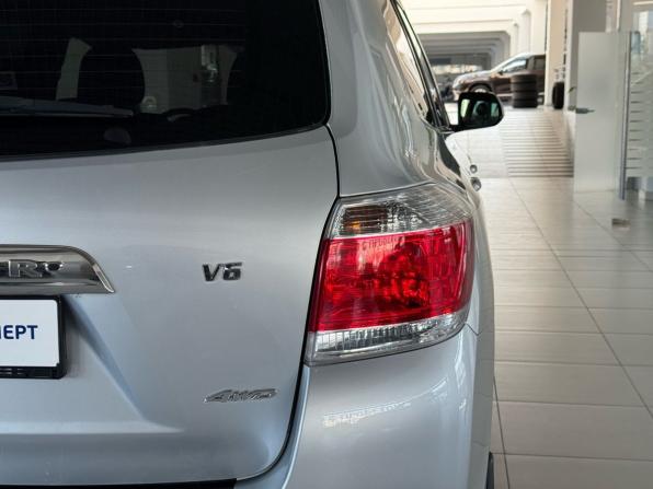 Toyota Highlander II (XU40) Рестайлинг с пробегом 2012 года, цена 1 799 000 рублей, 213558 км, внедорожник, Автокод Объявления