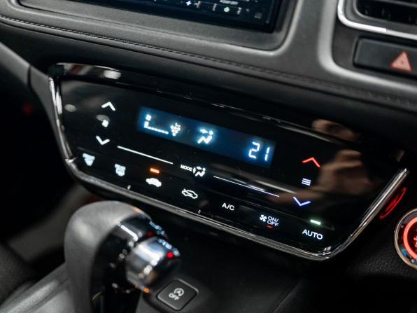 Honda Vezel I Рестайлинг с пробегом 2019 года, цена 1 999 000 рублей, 38008 км, внедорожник, Автокод Объявления