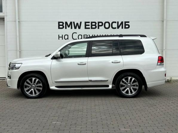 Toyota Land Cruiser 200 Series Рестайлинг 2 с пробегом 2018 года, цена 6 799 000 рублей, 190000 км, внедорожник, Автокод Объявления