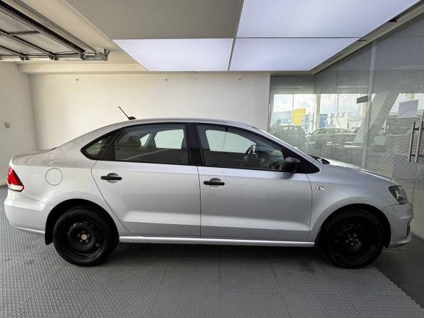 Volkswagen Polo V Рестайлинг с пробегом 2018 года, цена 910 000 рублей, 217339 км, седан, Автокод Объявления