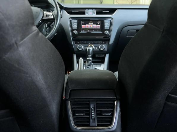 Skoda Octavia III (A7) с пробегом 2014 года, цена 1 350 000 рублей, 210144 км, лифтбек, Автокод Объявления