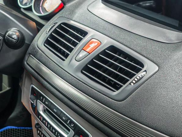 Renault Megane III с пробегом 2009 года, цена 569 900 рублей, 203000 км, хэтчбек, Автокод Объявления