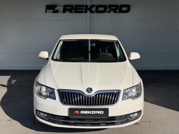 Skoda Superb II Рестайлинг с пробегом 2014 года, цена 1 549 000 рублей, 130000 км, лифтбек, Автокод Объявления