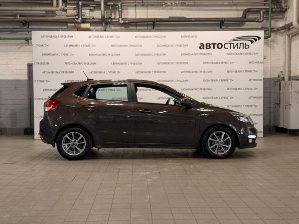 Kia Rio III Рестайлинг с пробегом 2017 года, цена 1 049 000 рублей, 113866 км, хэтчбек, Автокод Объявления