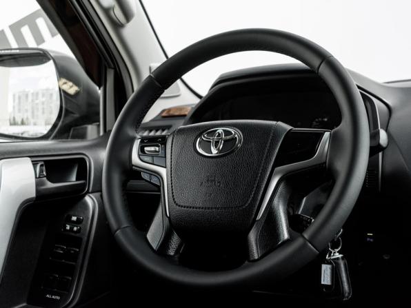 Toyota Land Cruiser Prado 150 Series Рестайлинг 2 с пробегом 2017 года, цена 4 350 000 рублей, 73232 км, внедорожник, Автокод Объявления