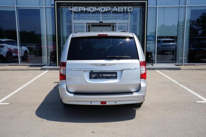 Chrysler Town &amp; Country V Рестайлинг с пробегом 2011 года, цена 999 999 рублей, 304000 км, минивэн, Автокод Объявления