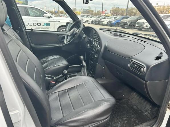 Chevrolet Niva I Рестайлинг с пробегом 2017 года, цена 799 000 рублей, 40165 км, внедорожник, Автокод Объявления