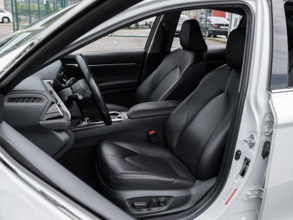 Toyota Camry VIII (XV70) Рестайлинг с пробегом 2021 года, цена 3 750 000 рублей, 55980 км, седан, Автокод Объявления