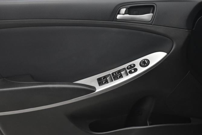 Hyundai Solaris I Рестайлинг с пробегом 2015 года, цена 1 140 000 рублей, 97523 км, седан, Автокод Объявления