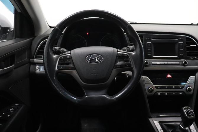 Hyundai Elantra VI (AD) с пробегом 2017 года, цена 1 242 000 рублей, 176000 км, седан, Автокод Объявления
