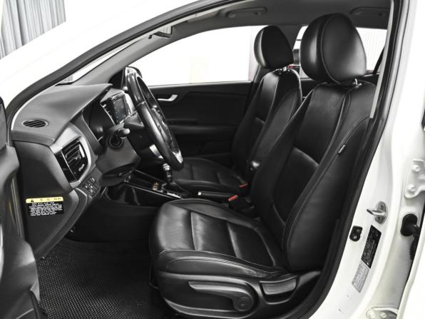 Kia Stonic I с пробегом 2018 года, цена 1 839 000 рублей, 150987 км, внедорожник, Автокод Объявления