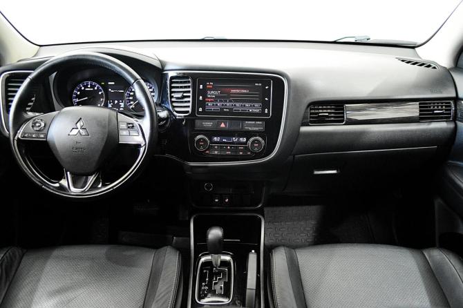 Mitsubishi Outlander III Рестайлинг 2 с пробегом 2018 года, цена 2 070 000 рублей, 100233 км, внедорожник, Автокод Объявления