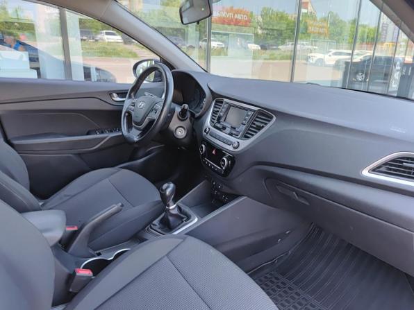 Hyundai Solaris II с пробегом 2018 года, цена 1 199 800 рублей, 120718 км, седан, Автокод Объявления