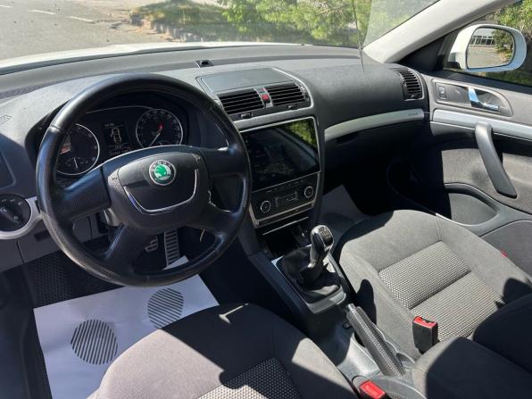 Skoda Octavia II (A5) Рестайлинг с пробегом 2013 года, цена 979 000 рублей, 227367 км, универсал, Автокод Объявления