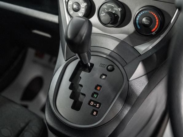 Toyota Ractis II с пробегом 2011 года, цена 875 000 рублей, 129800 км, хэтчбек, Автокод Объявления