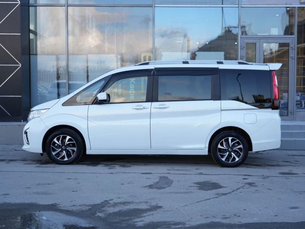 Honda Stepwgn V с пробегом 2016 года, цена 1 660 000 рублей, 133797 км, минивэн, Автокод Объявления