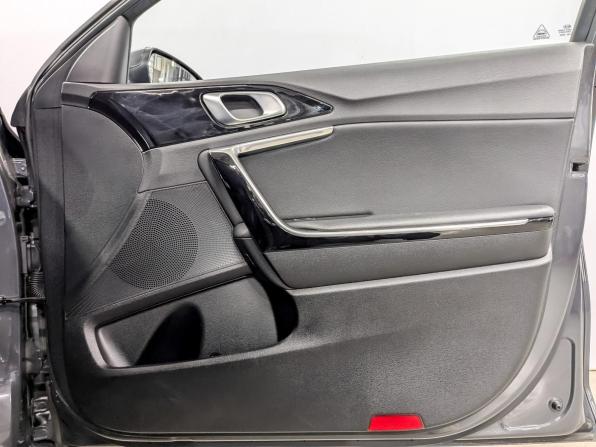 Kia Ceed III с пробегом 2019 года, цена 1 750 000 рублей, 112014 км, универсал, Автокод Объявления