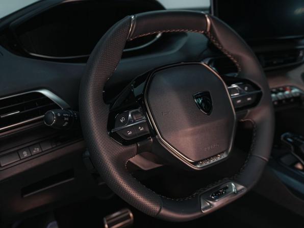 Новый Peugeot 5008 II Рестайлинг 2024 года, цена 4 799 000 рублей, внедорожник, Автокод Объявления