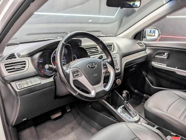 Kia Rio III Рестайлинг с пробегом 2015 года, цена 1 250 000 рублей, 83676 км, хэтчбек, Автокод Объявления