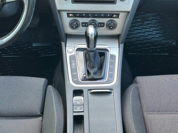 Volkswagen Passat B8 с пробегом 2017 года, цена 1 379 000 рублей, 196000 км, универсал, Автокод Объявления