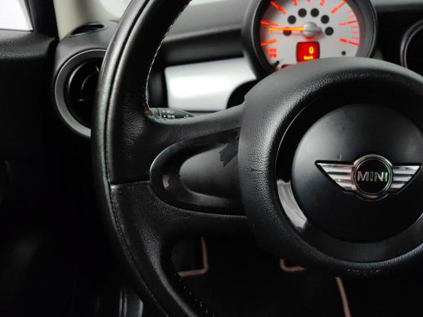 Mini Clubman I Рестайлинг с пробегом 2011 года, цена 695 000 рублей, 168041 км, хэтчбек, Автокод Объявления
