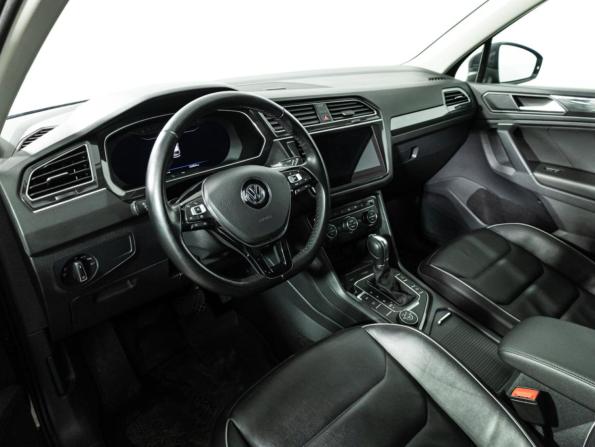 Volkswagen Tiguan II с пробегом 2018 года, цена 2 489 000 рублей, 103829 км, внедорожник, Автокод Объявления