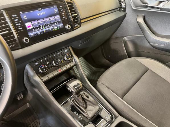 Skoda Karoq I с пробегом 2021 года, цена 2 299 000 рублей, 32200 км, внедорожник, Автокод Объявления