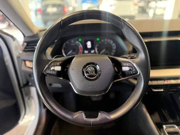 Skoda Octavia IV (A8) с пробегом 2021 года, цена 2 295 000 рублей, 85342 км, лифтбек, Автокод Объявления