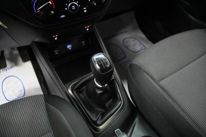 Hyundai Solaris II с пробегом 2019 года, цена 1 271 000 рублей, 157704 км, седан, Автокод Объявления