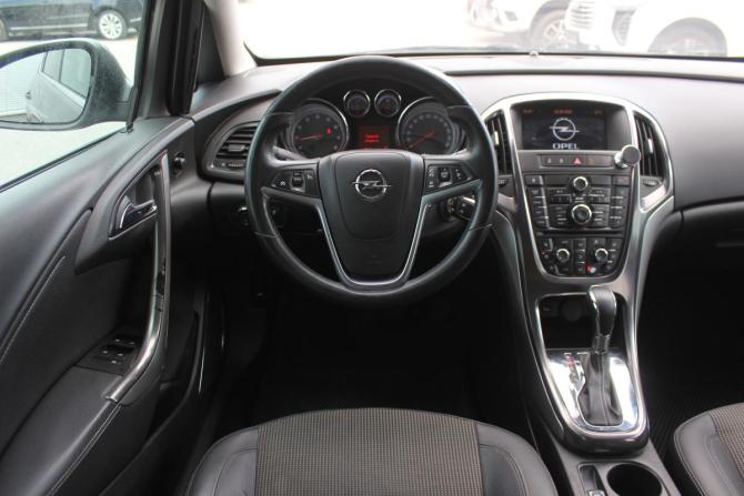 Opel Astra J с пробегом 2010 года, цена 537 000 рублей, 225554 км, хэтчбек, Автокод Объявления