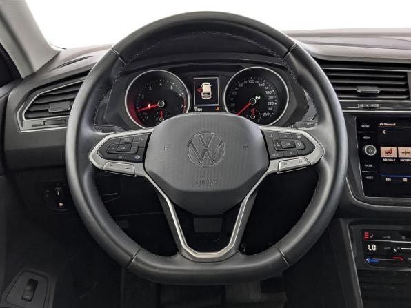 Volkswagen Tiguan II Рестайлинг с пробегом 2021 года, цена 3 825 000 рублей, 17314 км, внедорожник, Автокод Объявления