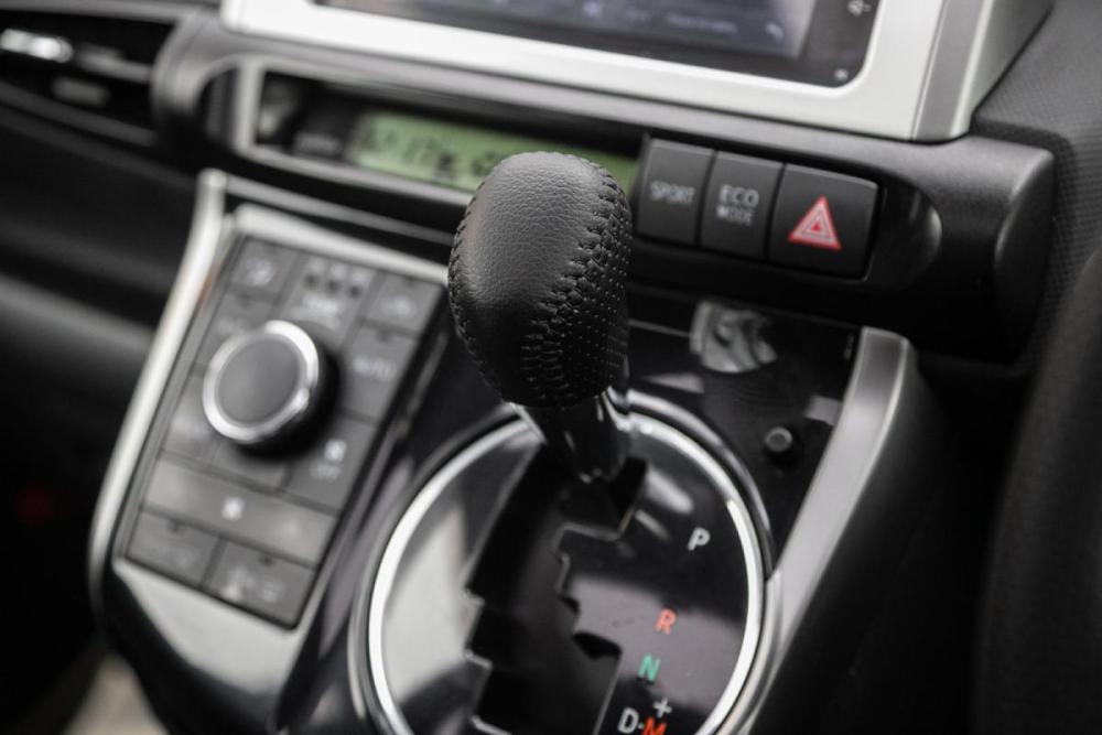 Toyota Wish II Рестайлинг Иркутск  - изображение 11