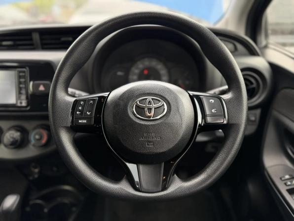 Toyota Vitz III (XP130) Рестайлинг 2 с пробегом 2018 года, цена 979 000 рублей, 123194 км, хэтчбек, Автокод Объявления