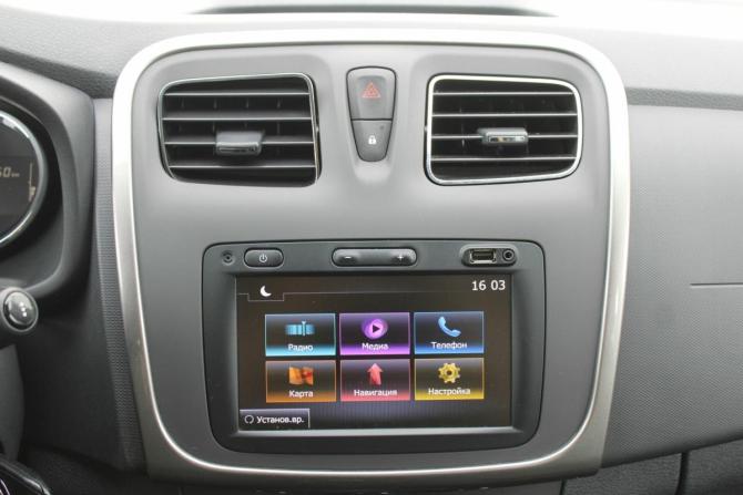 Renault Logan II Рестайлинг с пробегом 2019 года, цена 1 122 000 рублей, 89000 км, седан, Автокод Объявления