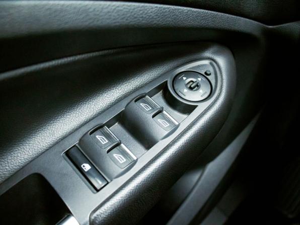 Ford Kuga II Рестайлинг с пробегом 2017 года, цена 1 690 000 рублей, 95000 км, внедорожник, Автокод Объявления