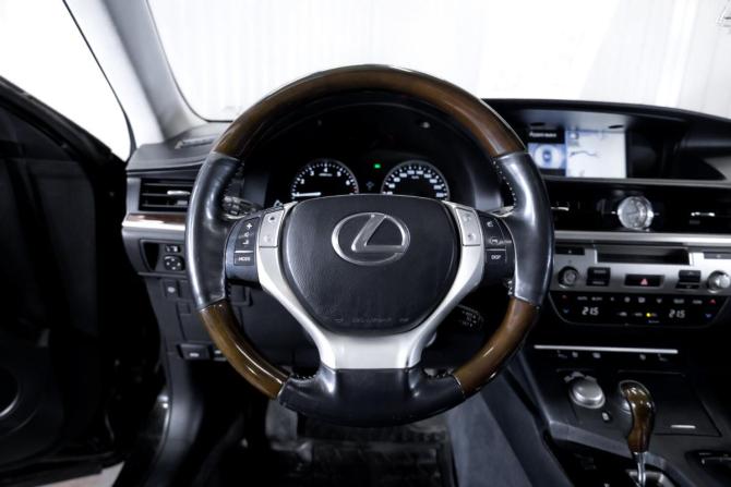 Lexus ES VI с пробегом 2013 года, цена 2 050 000 рублей, 255978 км, седан, Автокод Объявления
