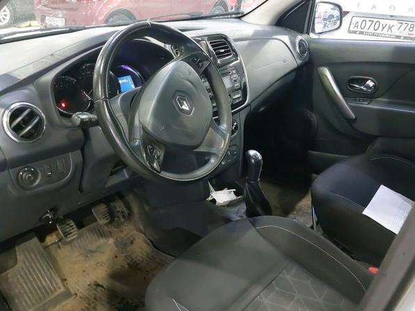 Renault Sandero II с пробегом 2015 года, цена 825 000 рублей, 138442 км, хэтчбек, Автокод Объявления