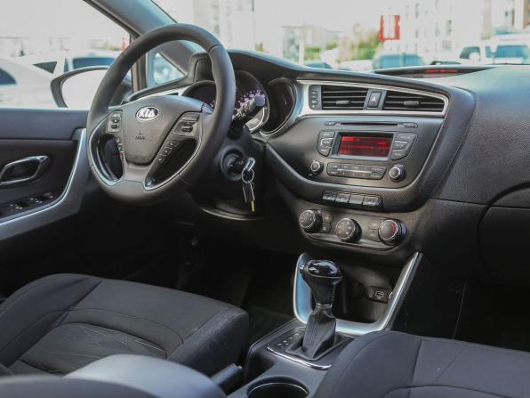Kia Ceed II Рестайлинг с пробегом 2017 года, цена 1 349 000 рублей, 171609 км, универсал, Автокод Объявления