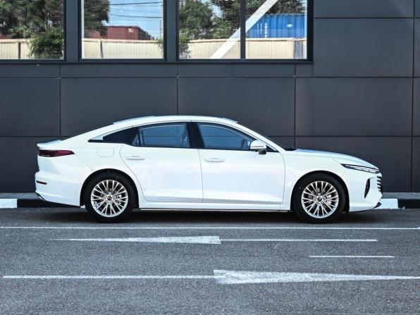 FAW Bestune B70 I Рестайлинг с пробегом 2024 года, цена 2 099 000 рублей, 48 км, лифтбек, Автокод Объявления