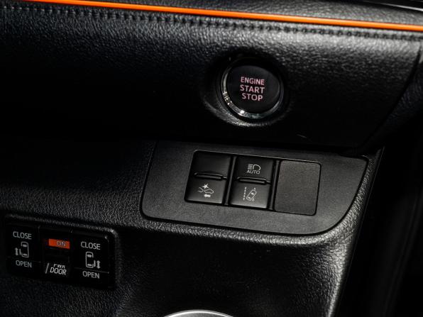Toyota Sienta II Рестайлинг с пробегом 2019 года, цена 1 415 000 рублей, 100360 км, компактвэн, Автокод Объявления