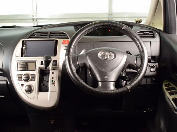 Toyota Ractis I с пробегом 2008 года, цена 629 995 рублей, 176247 км, хэтчбек, Автокод Объявления
