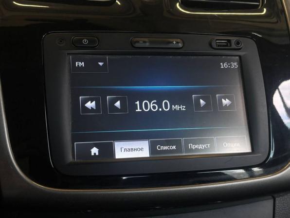 Renault Logan II с пробегом 2015 года, цена 672 000 рублей, 218089 км, седан, Автокод Объявления