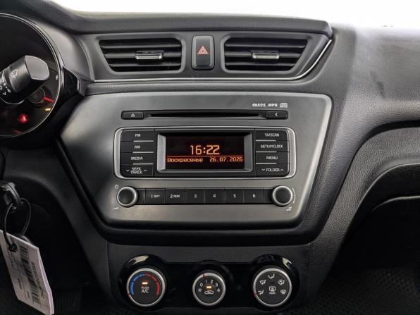Kia Rio III Рестайлинг с пробегом 2016 года, цена 890 000 рублей, 208590 км, седан, Автокод Объявления