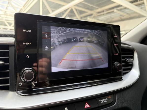 Kia Ceed III Рестайлинг с пробегом 2022 года, цена 2 010 000 рублей, 54763 км, хэтчбек, Автокод Объявления