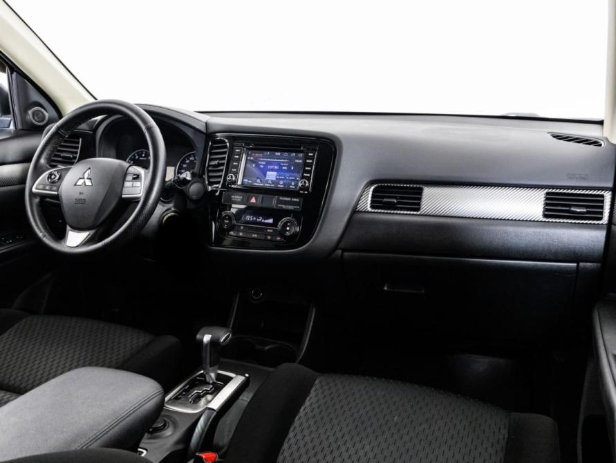 Mitsubishi Outlander III Рестайлинг 2 Санкт-Петербург  - изображение 9