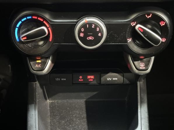 Kia Rio IV с пробегом 2019 года, цена 1 465 000 рублей, 77075 км, хэтчбек, Автокод Объявления